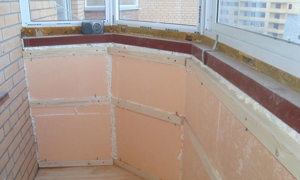 совместить балкон с кухней