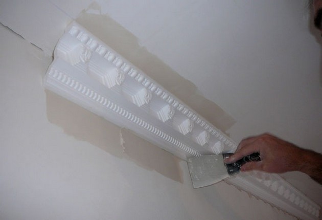 потолочный плинтус