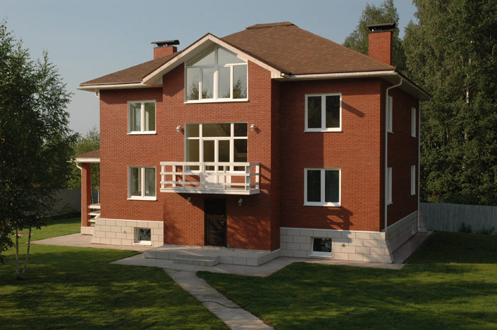 Строительство дома из кирпича