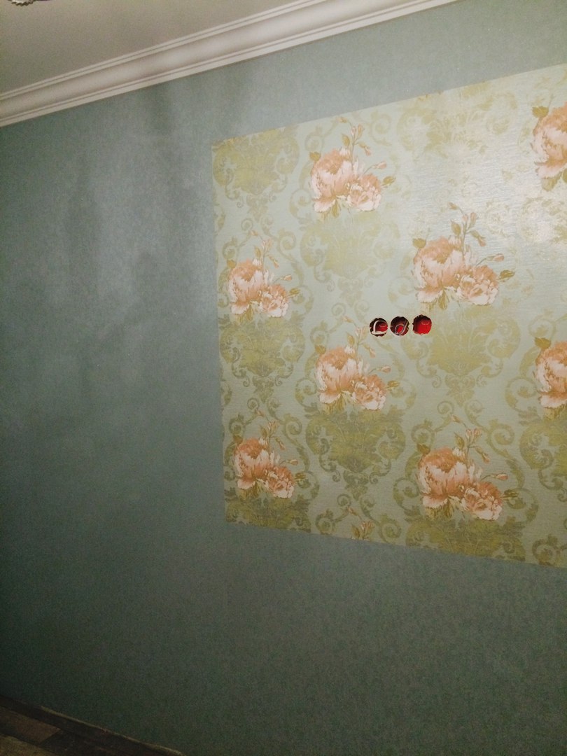 обои на стенах